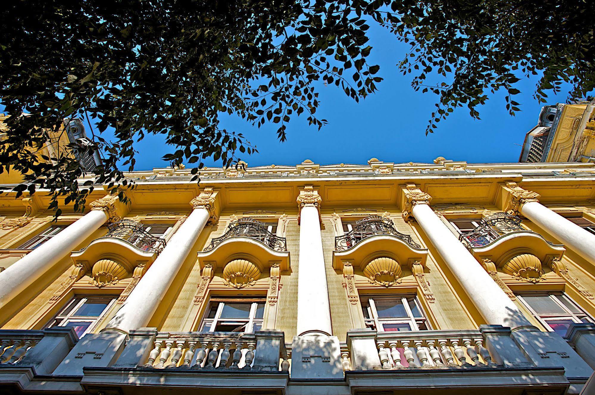 Guest House Hotel Riviera Pula Ngoại thất bức ảnh