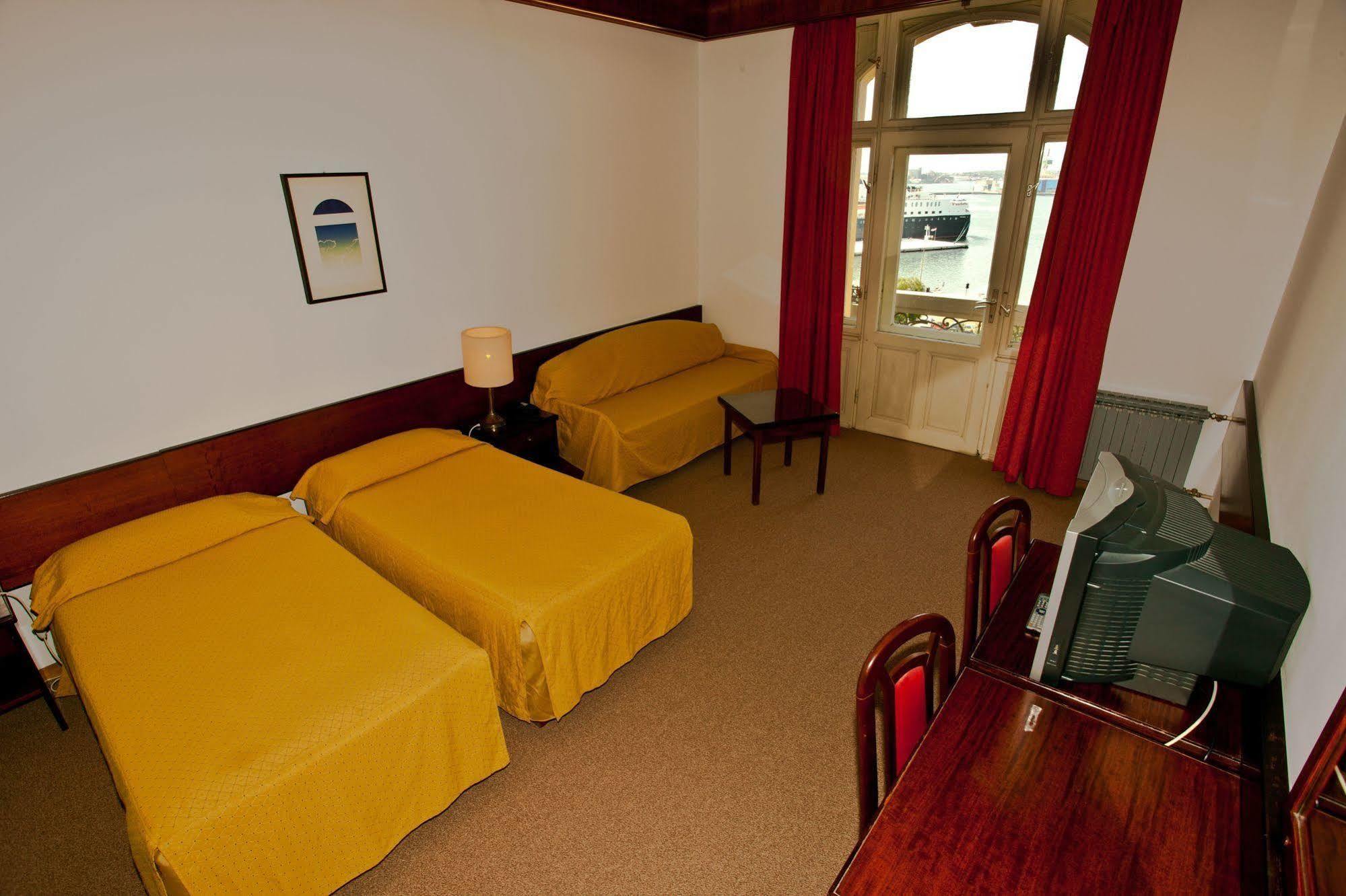 Guest House Hotel Riviera Pula Ngoại thất bức ảnh